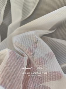 Oldhouse Balık Sırtı Tül Perde Kılçık Ekru V-2, özel ölçü dikimi ve zarif dokusuyla evinize nostaljik bir şıklık katıyor. Ücretsiz kargo ve vade farksız taksit avantajıyla hemen keşfedin!